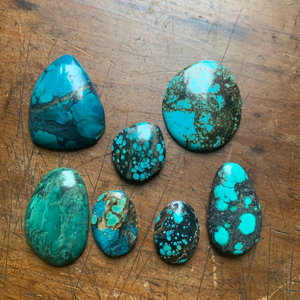 Turquoise magnesite gemstone cabochons